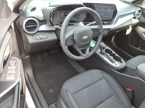New 2026 Chevrolet Trax LS w/ LS Convenience Package FWD image 12