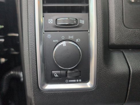 Used 2024 RAM 1500 Classic SLT AWD/4WD image 18