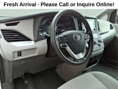 Used 2020 Toyota Sienna L FWD image 13