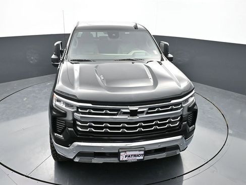 Used 2023 Chevrolet Silverado 1500 LTZ w/ LTZ Premium Package AWD/4WD image 45