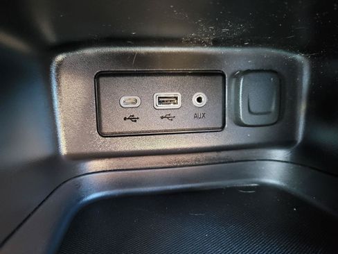 Used 2023 Chevrolet Equinox LS w/ LS Convenience Package FWD image 21