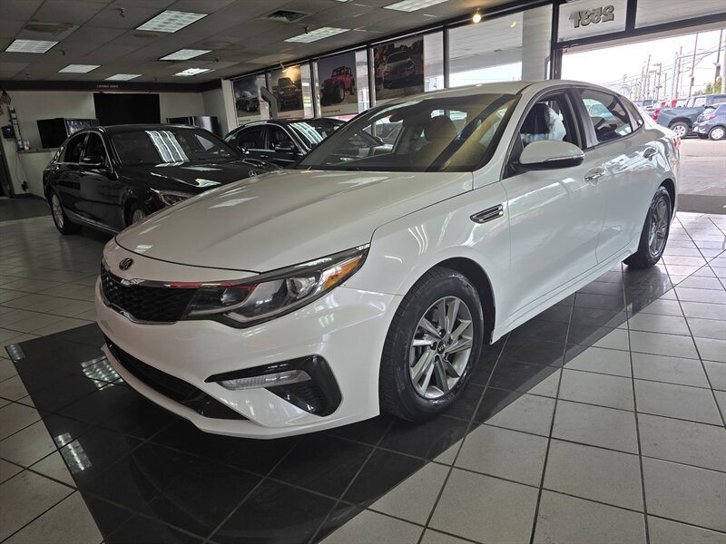 Used 2019 Kia Optima LX FWD image 1