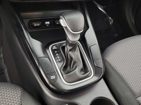 Used 2025 Kia Soul LX w/ LX Technology Package FWD image 30