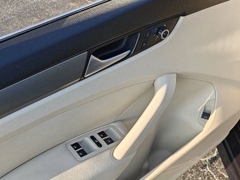 Used 2015 Volkswagen Passat TDI SE image 22