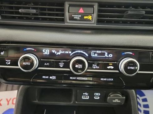 Used 2025 Honda Pilot Touring image 20