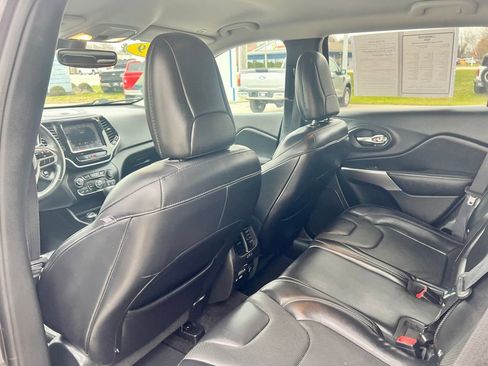 Used 2019 Jeep Cherokee Limited image 20