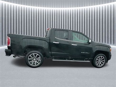 Certified 2022 GMC Canyon Denali image 3