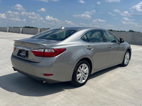Used 2015 Lexus ES 350 w/ Premium Package FWD image 7