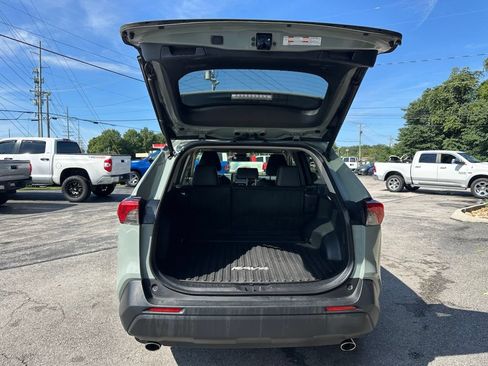 Used 2022 Toyota RAV4 XLE Premium AWD/4WD image 6