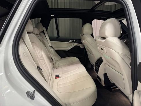 Used 2020 BMW X5 sDrive40i w/ M Sport Package image 11