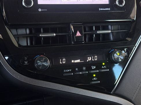 Used 2022 Toyota Camry LE FWD image 27