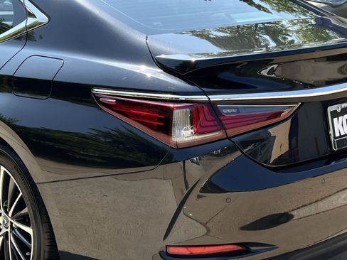 Used 2022 Lexus ES 350 w/ Premium Package FWD image 16