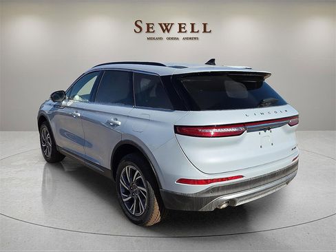 New 2026 Lincoln Corsair Premiere image 3