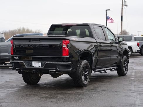 Used 2021 Chevrolet Silverado 1500 LT Trail Boss w/ LPO, Dark Essentials Package AWD/4WD image 3
