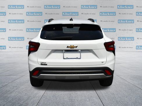 Used 2025 Chevrolet Trax LT image 7