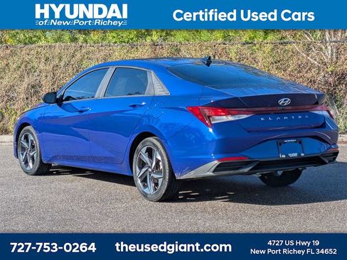 Certified 2023 Hyundai Elantra SEL w/ Convenience Package image 3
