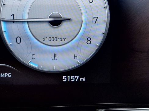 Used 2024 Hyundai Elantra SEL image 17