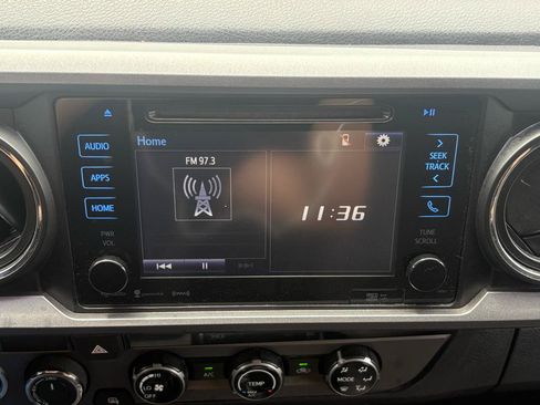Used 2017 Toyota Tacoma TRD Sport AWD/4WD image 14