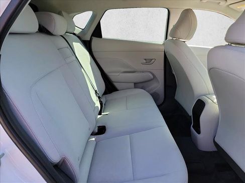 Used 2025 Hyundai Kona SE FWD image 16