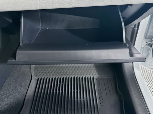 Certified 2025 Toyota Corolla LE FWD image 31
