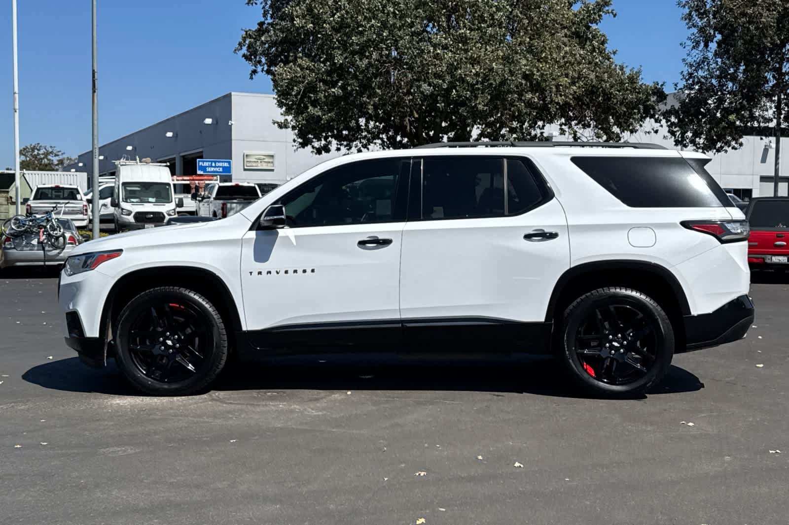 Used 2021 Chevrolet Traverse Premier w/ Redline Edition FWD image 5
