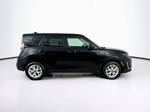 Used 2025 Kia Soul LX w/ LX Technology Package FWD image 10