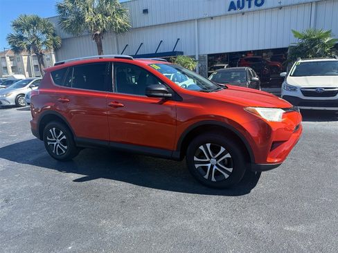 Used 2016 Toyota RAV4 LE image 2