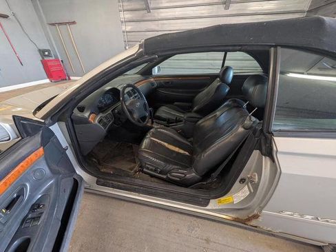 Used 2002 Toyota Solara SE FWD image 21