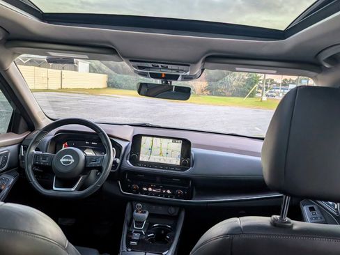 Used 2022 Nissan Rogue Platinum w/ Head-Up Display Package image 19