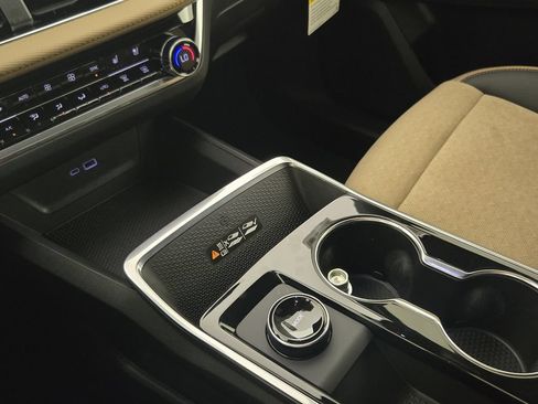 New 2026 Chevrolet Equinox ACTIV w/ Convenience Package III FWD image 20