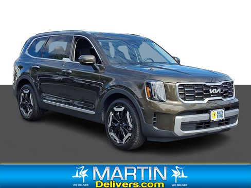 Certified 2023 Kia Telluride S w/ S Sunroof Package AWD/4WD image 1