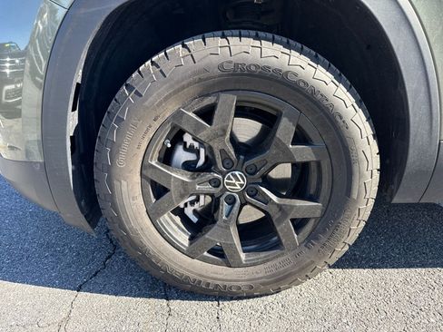 Certified 2025 Volkswagen Atlas Peak Edition SE image 10