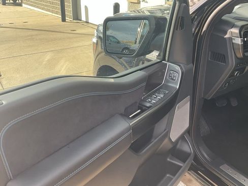 Used 2024 Ford F150 Platinum image 9