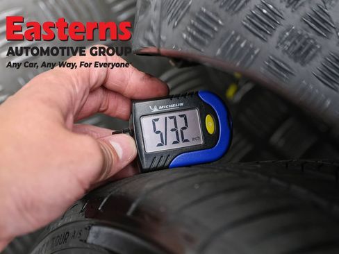 Used 2025 Genesis G70 2.5T RWD image 29