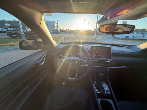 Used 2025 Jeep Compass Latitude w/ Altitude Special Edition image 13