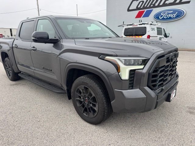 Used 2025 Toyota Tundra Limited w/ TRD Off-Road Package AWD/4WD image 7