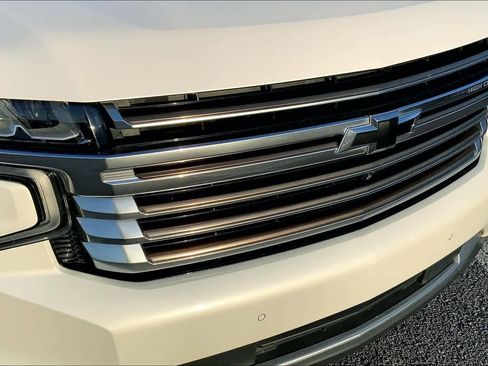 Used 2021 Chevrolet Suburban High Country w/ Premium Package image 29