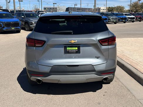 Used 2025 Chevrolet Blazer LT image 7