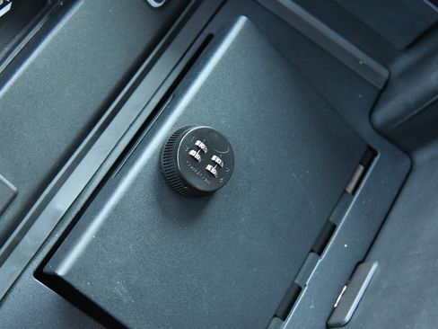 Used 2022 GMC Sierra 1500 AT4 w/ AT4 Premium Package image 38