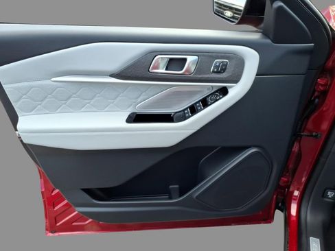 New 2026 Ford Explorer Platinum AWD/4WD image 16
