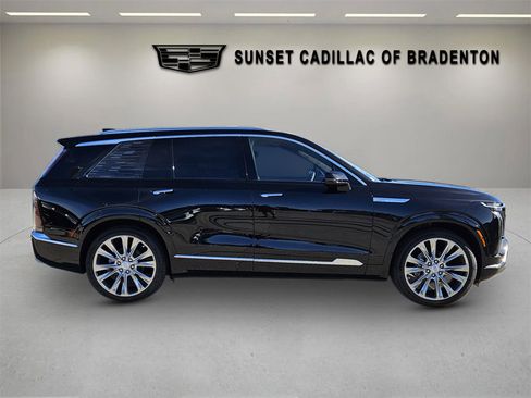 New 2026 Cadillac Vistiq Premium Luxury w/ LPO, Floor Liner Package image 8