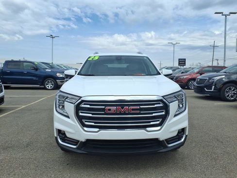Used 2023 GMC Terrain SLT image 2