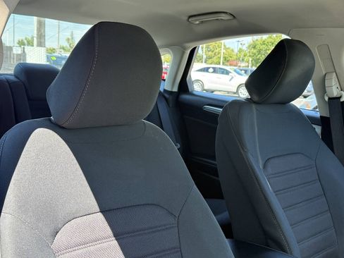 Used 2020 Ford Fusion SE FWD image 20