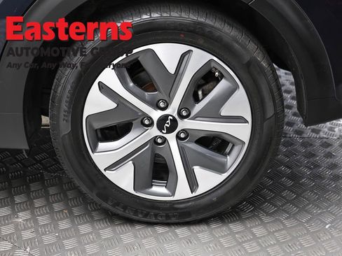 Used 2022 Kia Niro EX w/ Cold Weather Package image 8