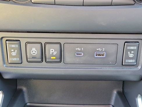 Used 2022 Nissan Frontier SV AWD/4WD image 29