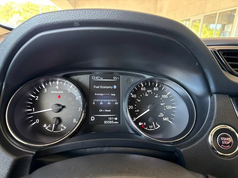 Used 2017 Nissan Rogue SL w/ SL Premium Package AWD/4WD image 36