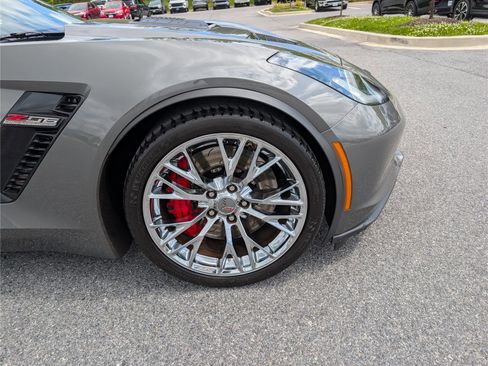 Used 2016 Chevrolet Corvette Z06 w/ 3LZ Preferred Equipment Group RWD image 9