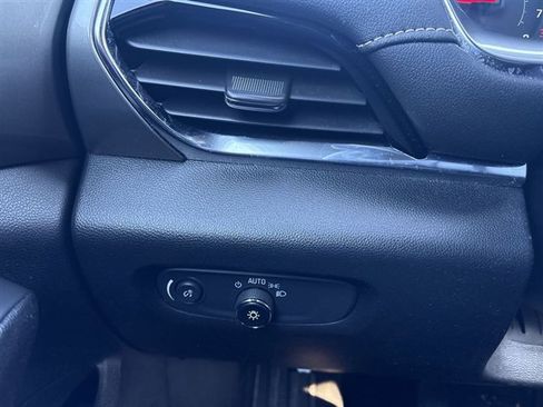 Certified 2023 Chevrolet Traverse LT image 17