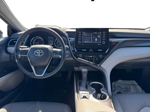Used 2023 Toyota Camry LE image 12