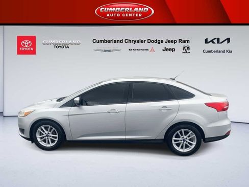 Used 2018 Ford Focus SE image 5